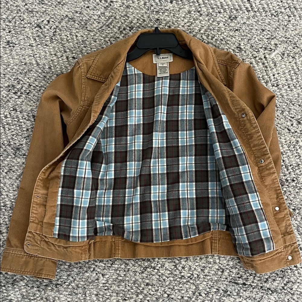L.L. Bean women’s Tan Corduroy Jacket - Picture 3 of 4